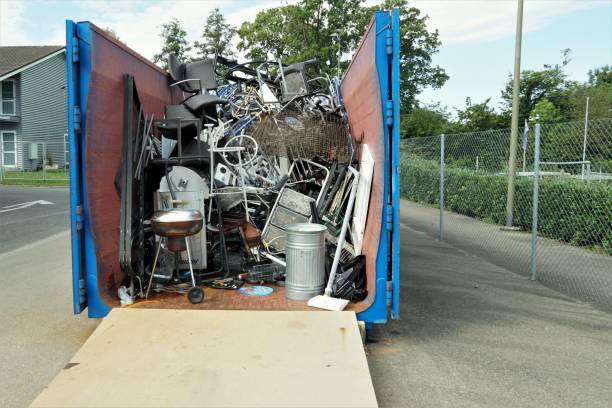 Best Construction Debris Removal  in Morris, IL